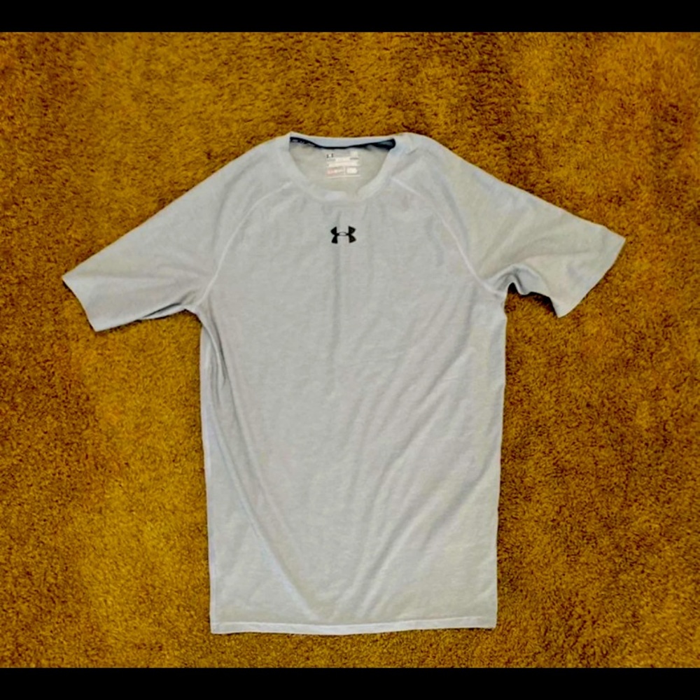 NWOT Under Armour Shirr